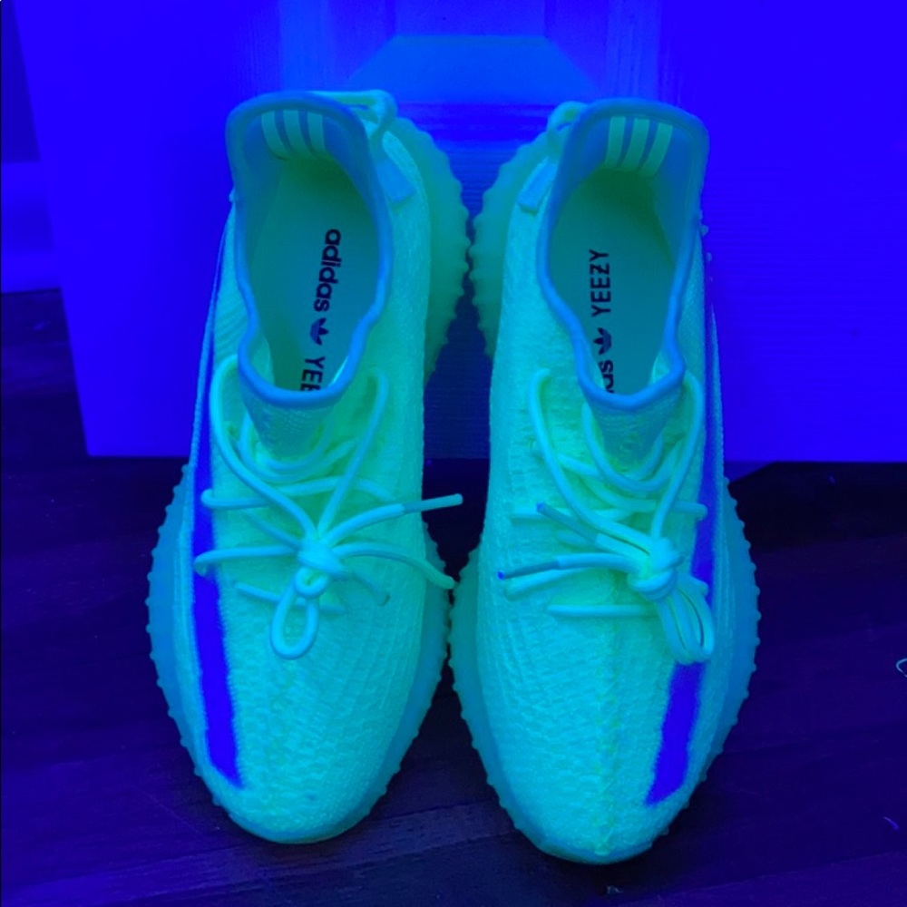 Yeezy 350 Boost V2 Glow